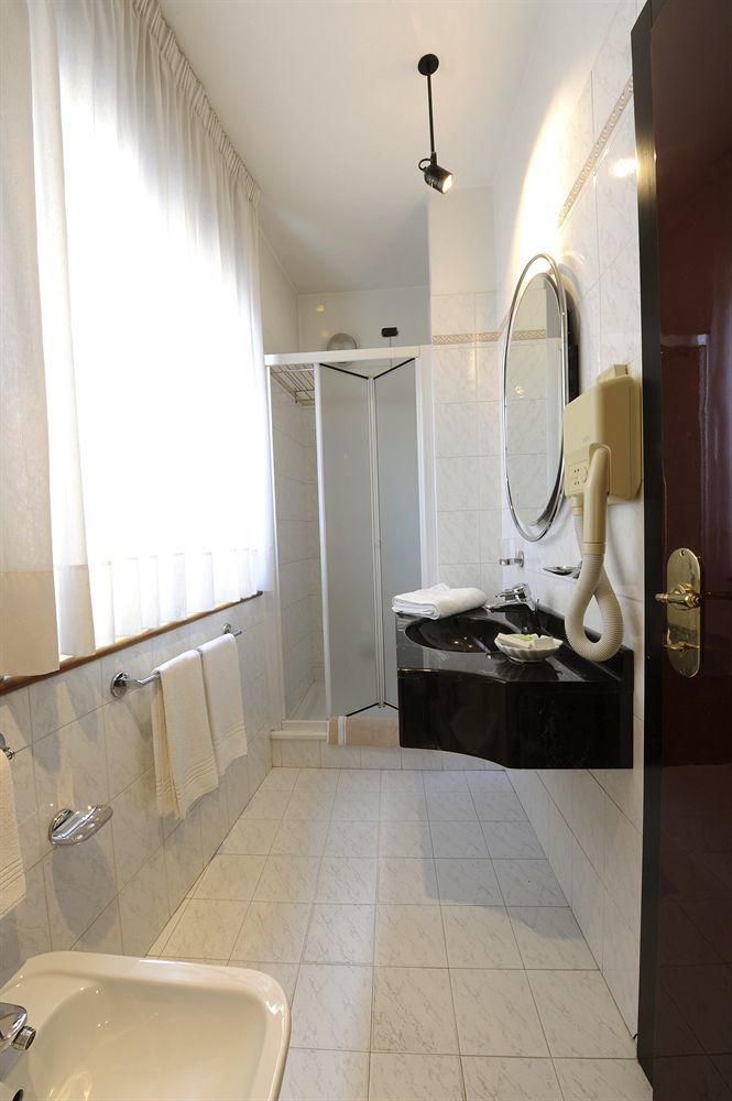 Regent - In Pieno Centro Hotel 4*