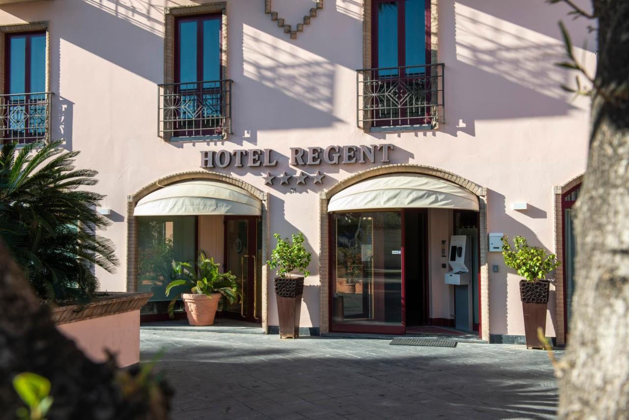 Regent - In Pieno Centro Hotel