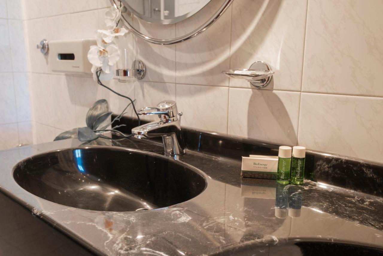Regent - In Pieno Centro Hotel 4*